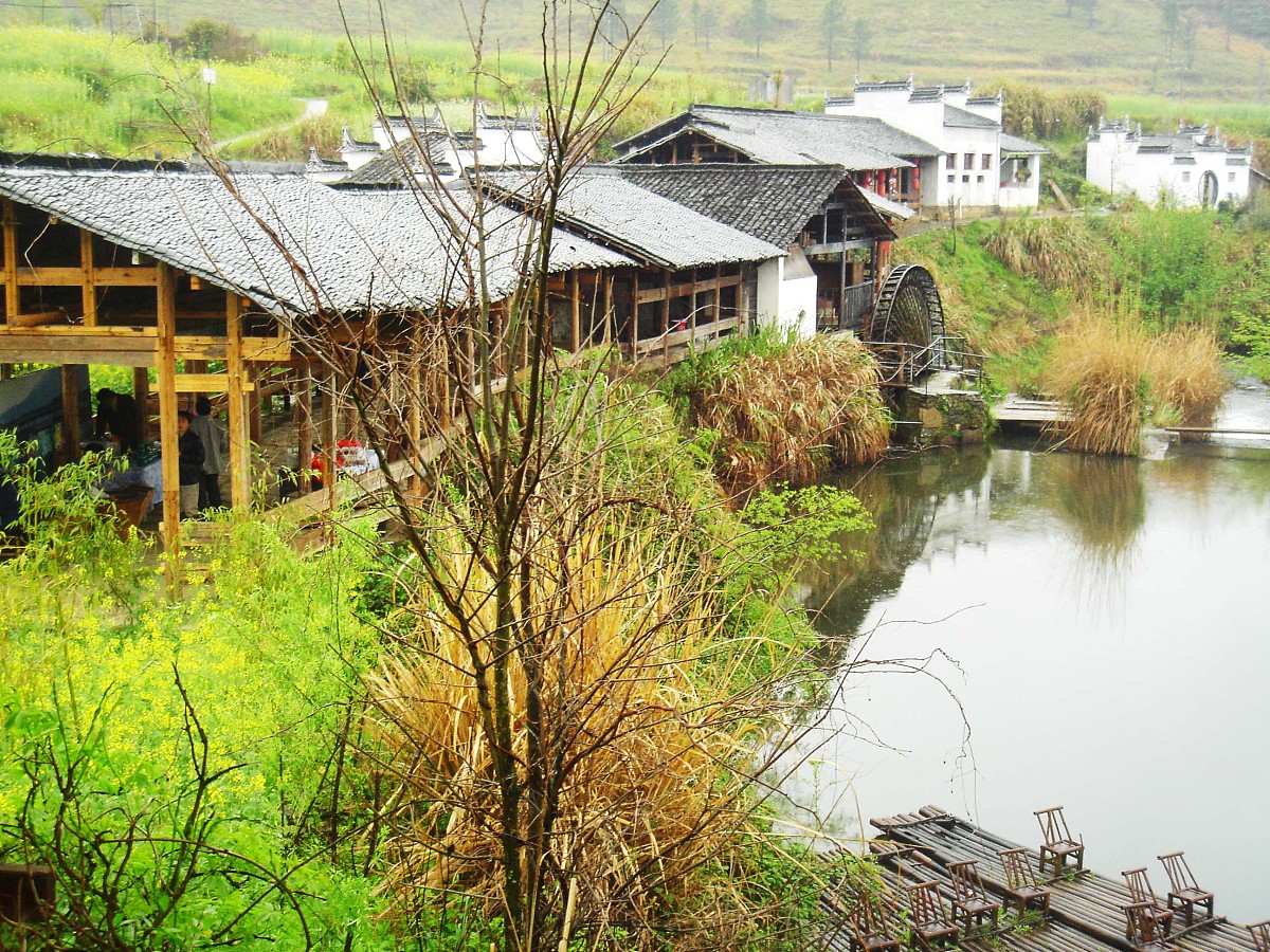 青山绿水间的小村落：一首传承千年的民谣