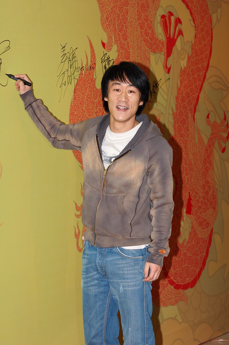 2007年 11月 27日 , 北京 , 古装 搞笑 音乐剧 《 奉旨 越狱 》 在 天