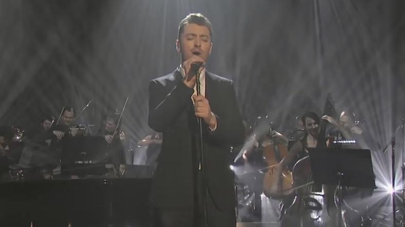 [图]Sam Smith现场演唱电影主题曲 超深情!!