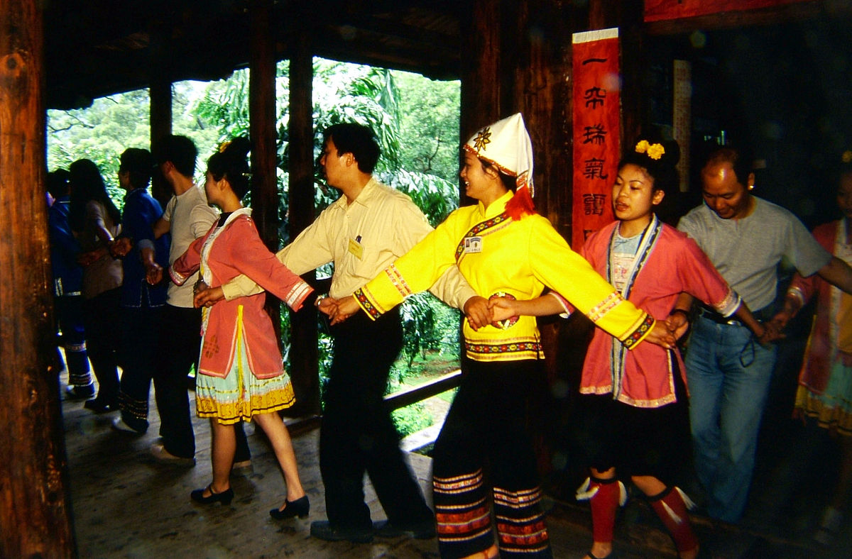 广西柳州风光,壮族舞蹈+++_+++广西,柳州,街头,城市建设,旅游业,壮族