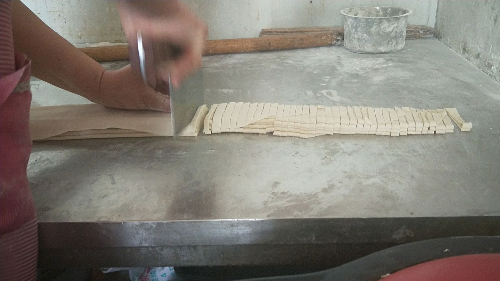 正宗手擀面,怎么擀好吃怎么做好吃,让农村阿姨教给你