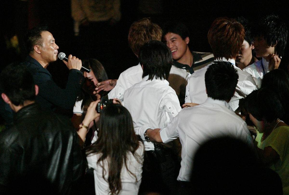2010年5月16日,天津,任达华为某企业21周年企业庆典卖力宣传.***_***+