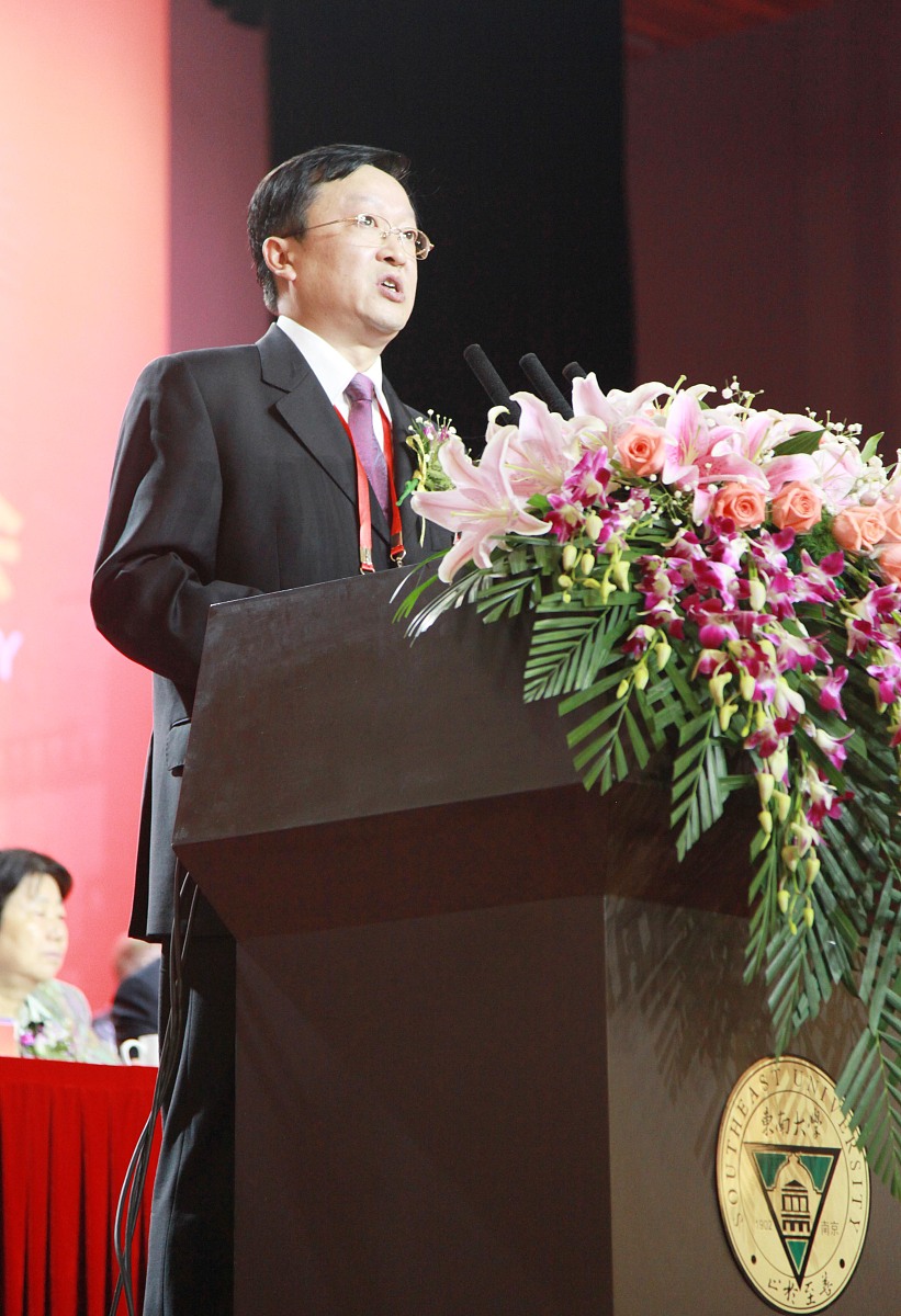2053年母校校友致信：科技发展与母校情怀