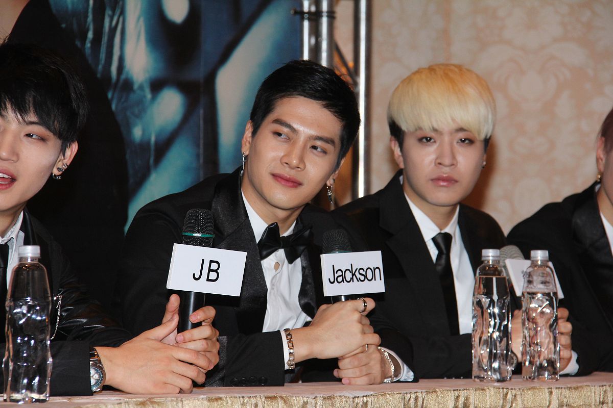 王嘉尔轩尼诗合作：10个10字标题创意