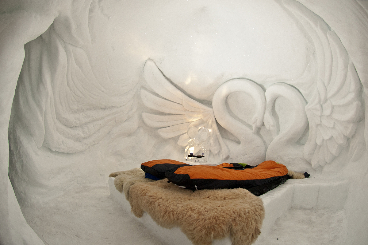 2014年12月4日消息(具体拍摄时间不详),坐落在瑞士高山上的"冰雪酒店"