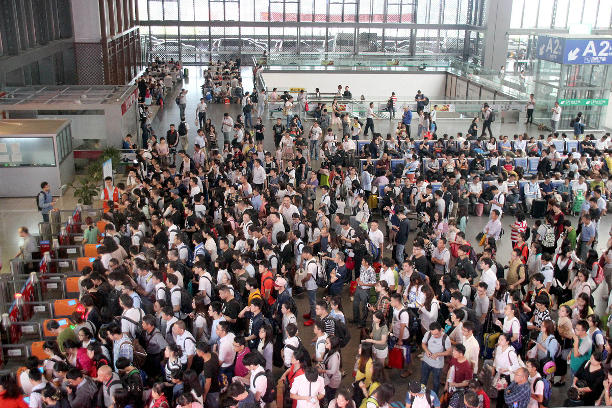 我要写一篇题目为高速铁路旅客运输需求分析与对策研究的毕业论文请你帮我提供10个中文参考文献要求以毕业论文格式