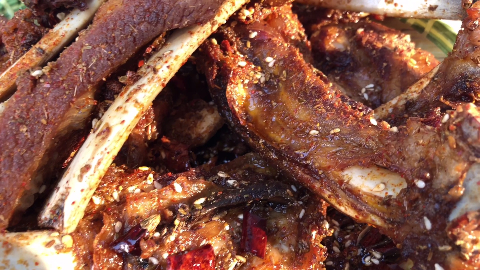 590买的牛排骨,一顿没吃了今天做孜然牛排骨,肉香四溢,过瘾