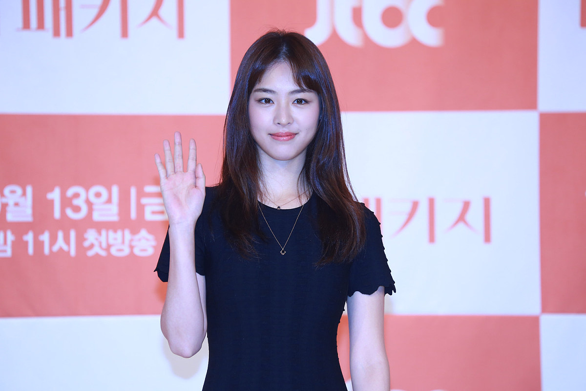 日本語で書く、17行以上の含蓄のある恋愛詩 - 愛情、恋愛を直接言わずに