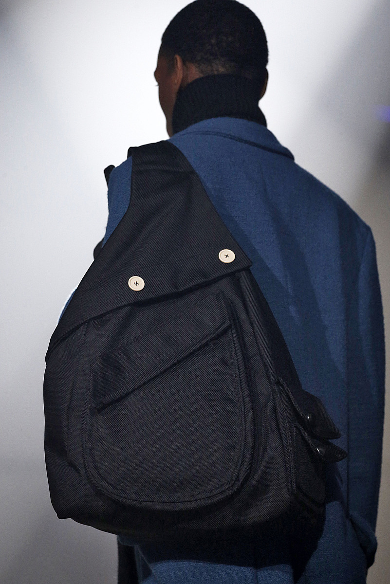当地时间2018年2月27日,美国纽约,2018秋冬纽约男装周:raf simons 品