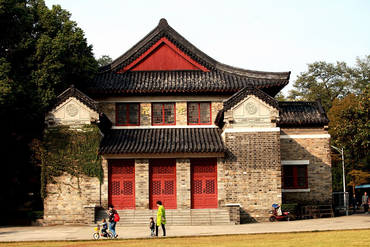 南京旅游必去景点推荐：50个不容错过的精彩打卡地
