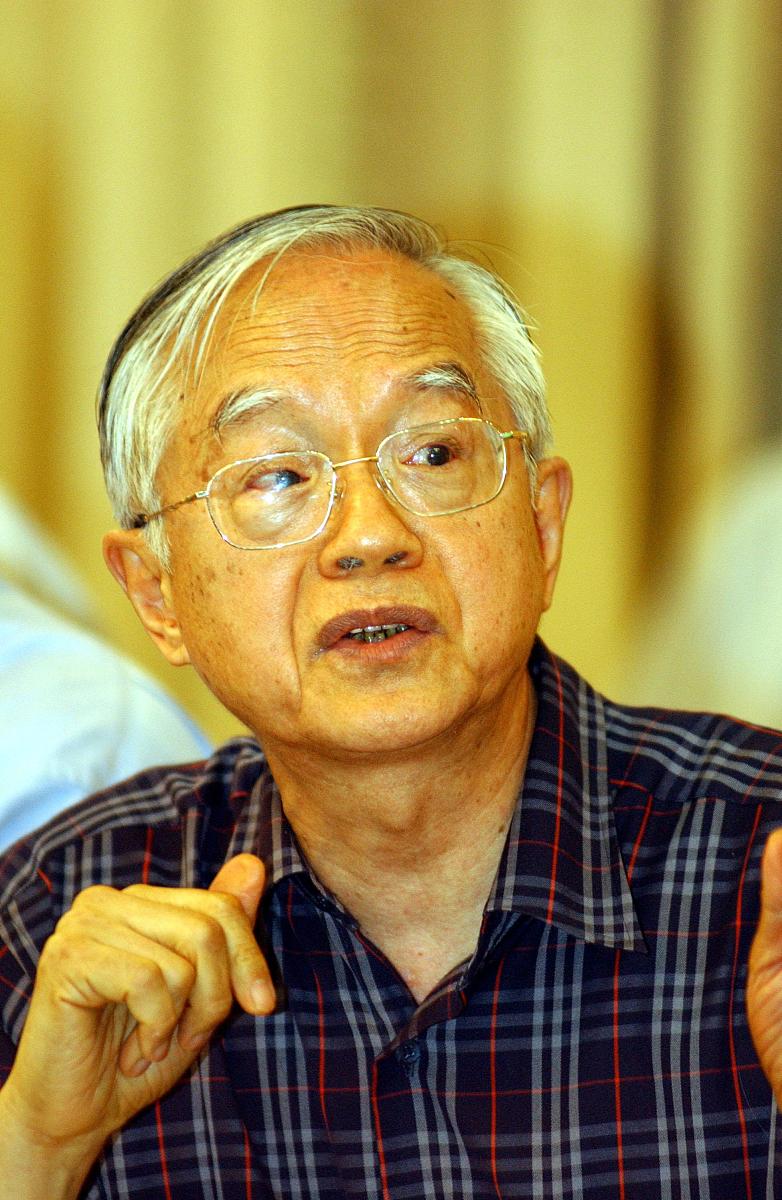 赵旭：杰出物理学家，探索凝聚态物理与纳米科学的先驱