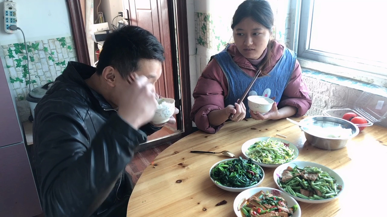 静静的家常菜 蒜苗炒香干 蒜泥菠菜 豆角炒肉 韭黄炒鸡蛋