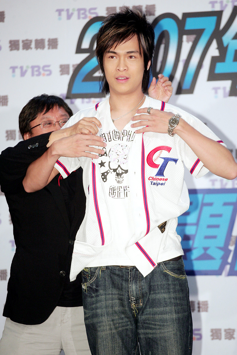 2007年 10月 26日 , 台北 , 人气 团体 k one 成为 世界杯 棒球赛 , 