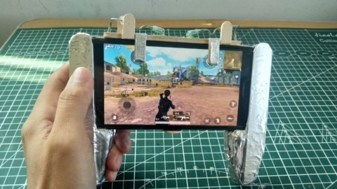 生活小窍门 教你用纸板雪糕棍制作手游吃鸡神器 刺激战场一体手柄