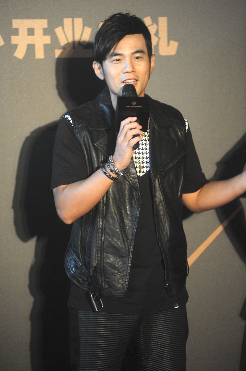 周杰伦：华语乐坛天王，全能艺人，音乐传奇