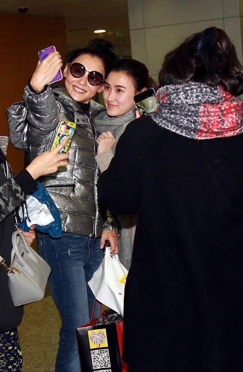 张柏芝三儿子生父是谢贤？港媒爆料引热议，网友：瞎扯淡！