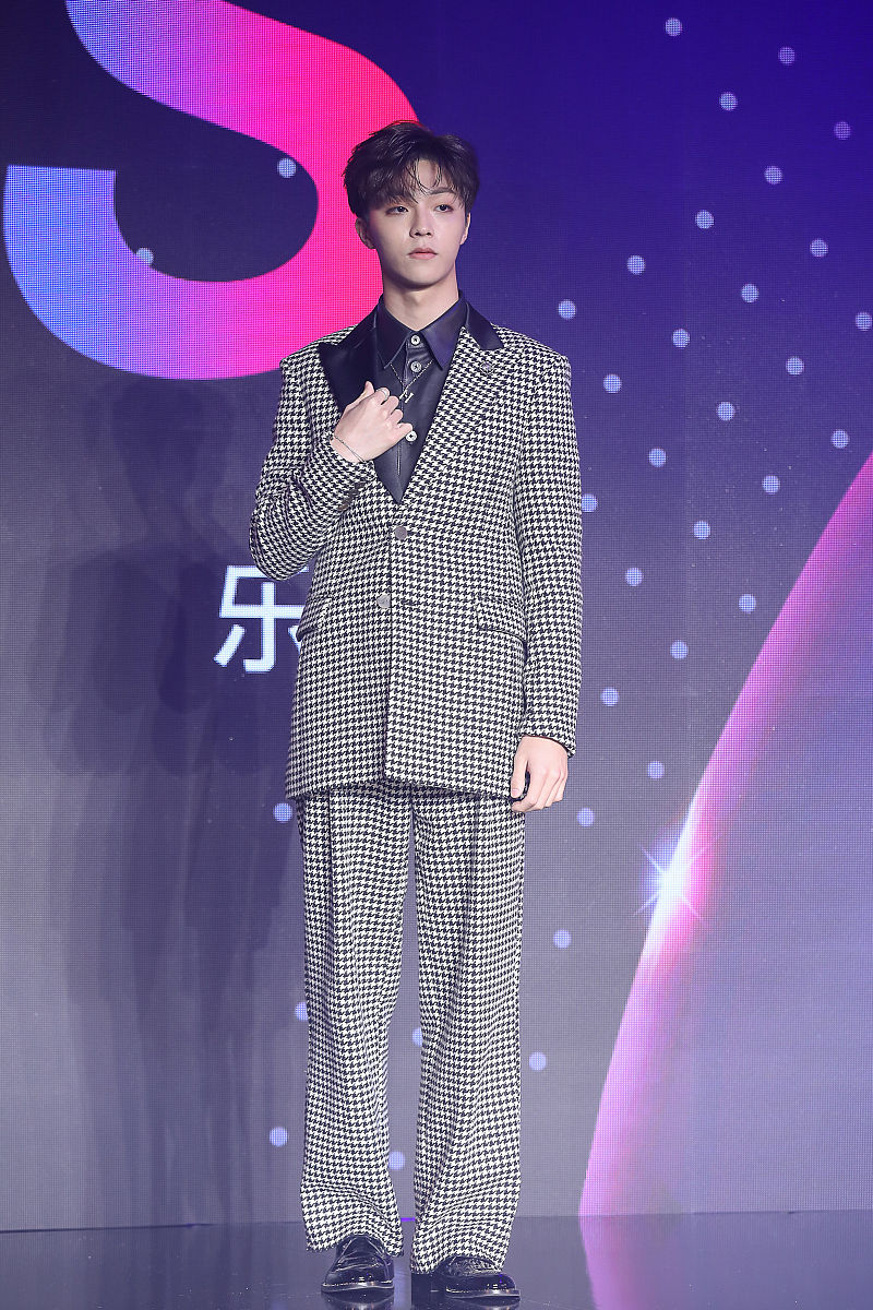 2019年11月19日,北京,陈立农现身环球音乐n.e.w.s亚洲签约发布会.陈立
