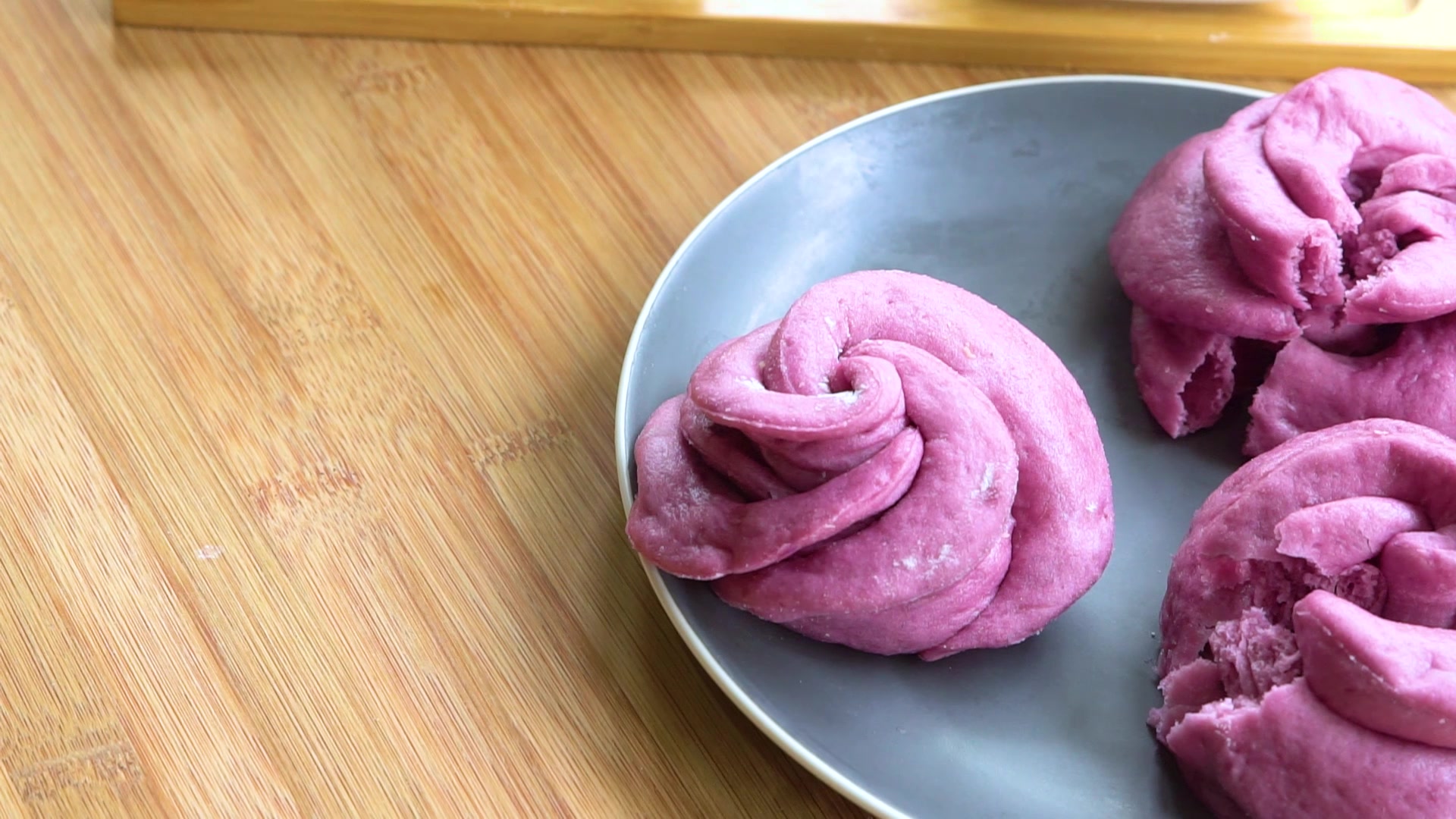 超漂亮的紫薯花型馒头,不加一滴水,松软香甜有诀窍,一次就学会