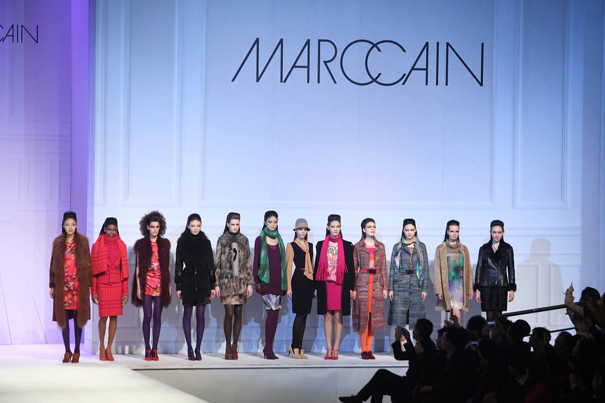 编写一篇2023冬季订货会的新闻不少于三百字查重不能高包含： MUUMUN echo美学—看不见的竞争力 与中国服装美学首席导师张春华 一同期待与MUUMUN echo的华丽绽放💕