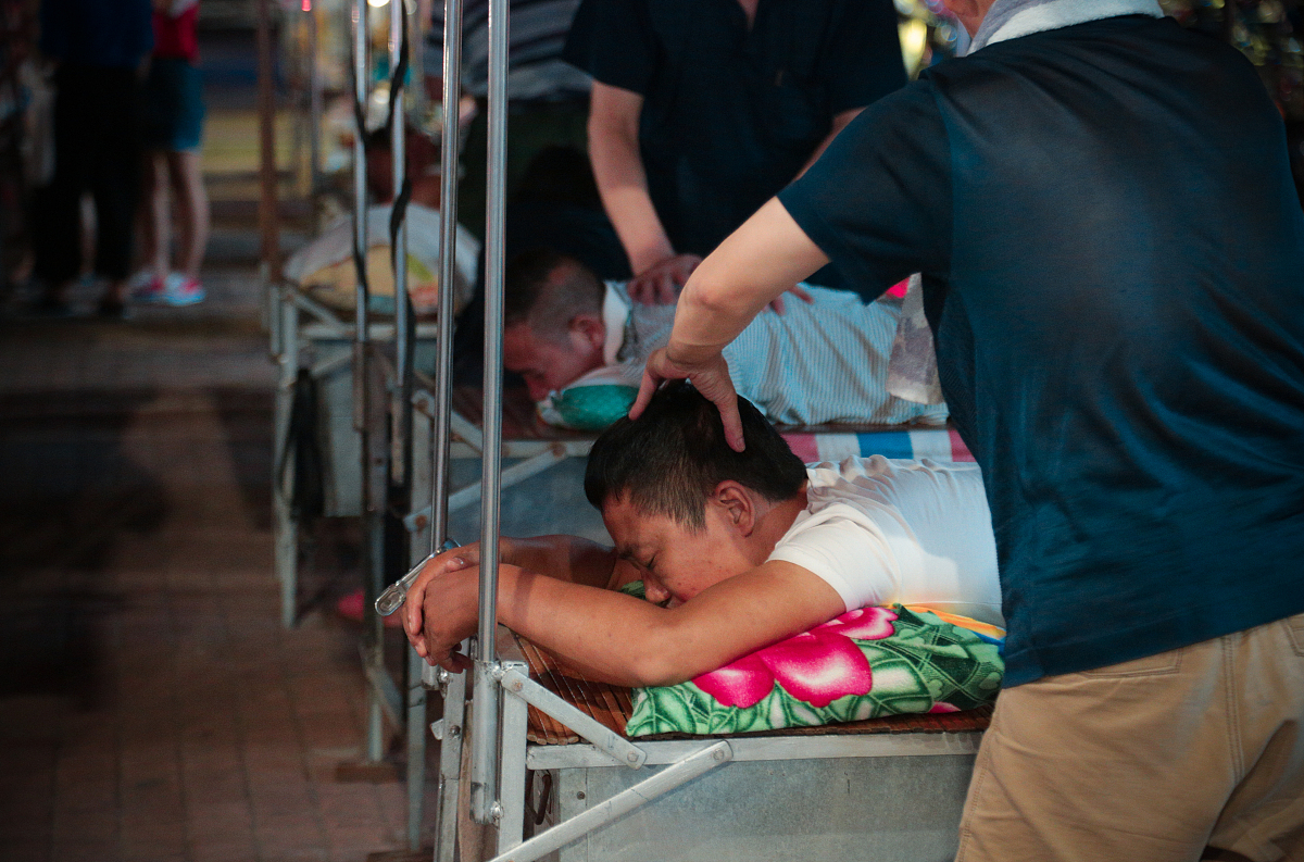 广西公办中专学校保健按摩专业怎么样？就业前景如何？