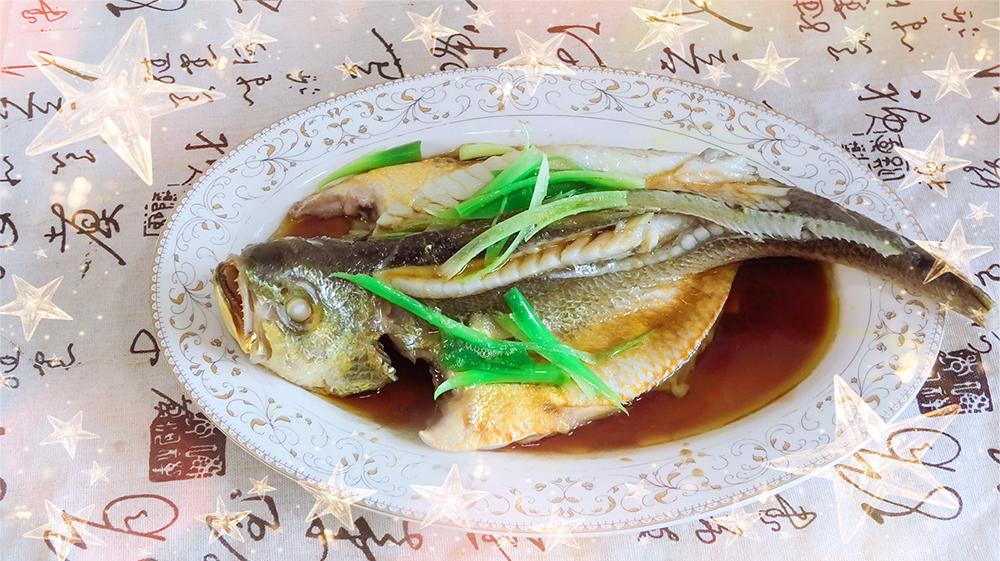 清蒸黄花鱼的家常做法,清淡美味又营养,老齐美食视频