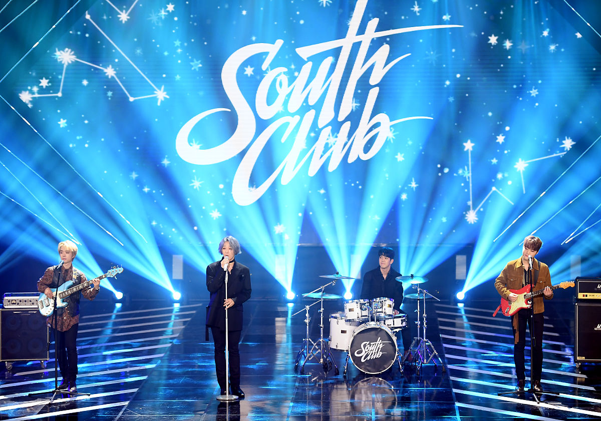 2019年11月26日,韩国首尔,明星参加《the show》直播.south club atte