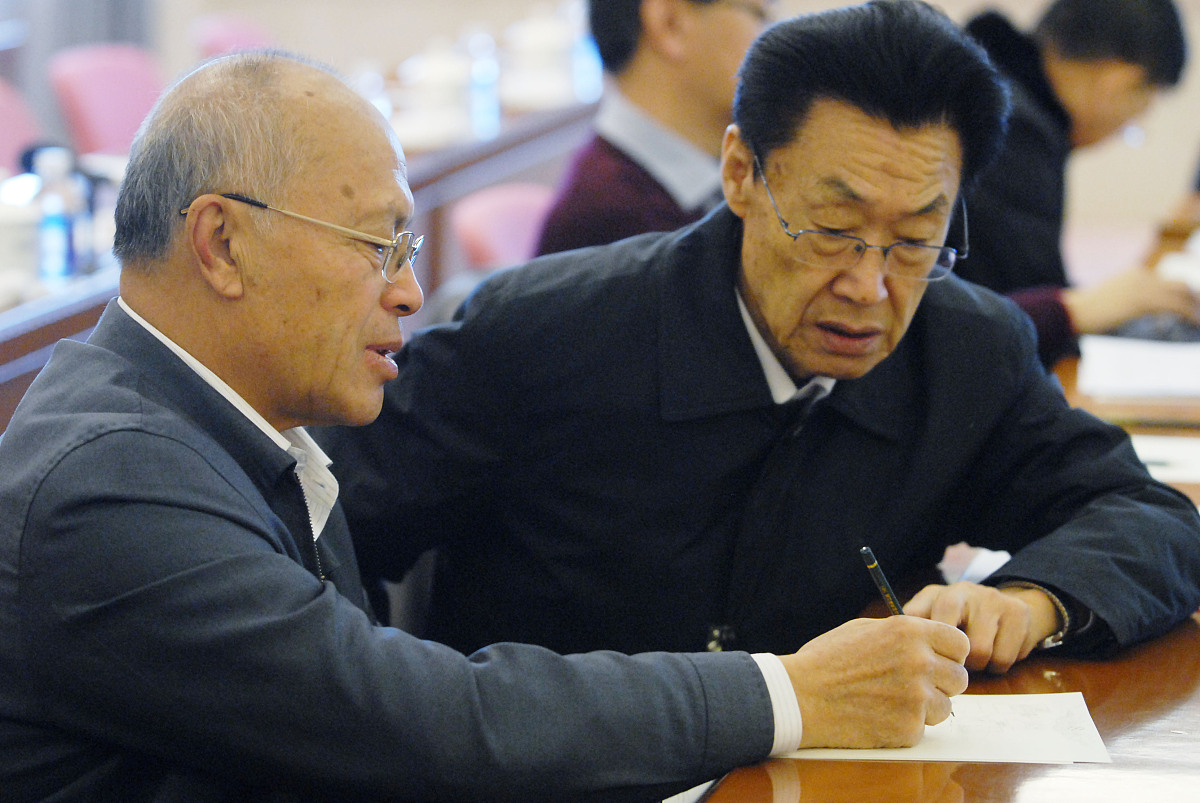 将24个名字平均分成4组