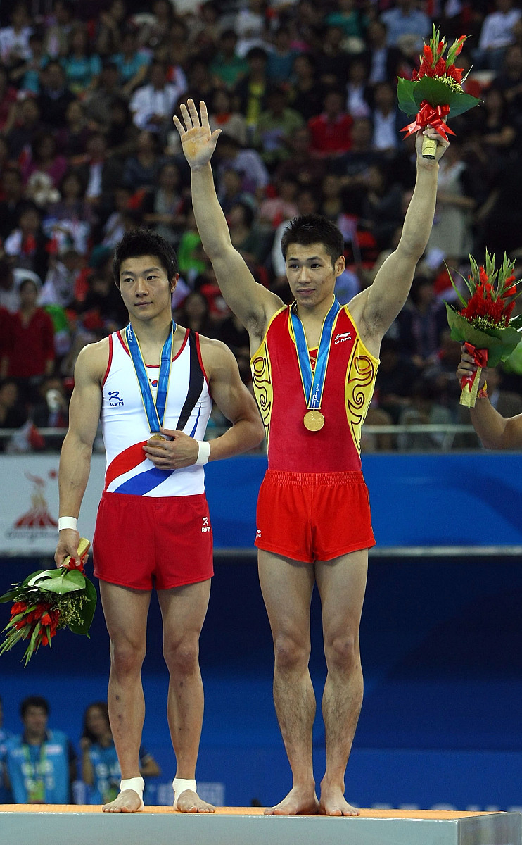 2010年11月16日,广州,2010亚运会男子自由操决赛.    2011年3月17日消