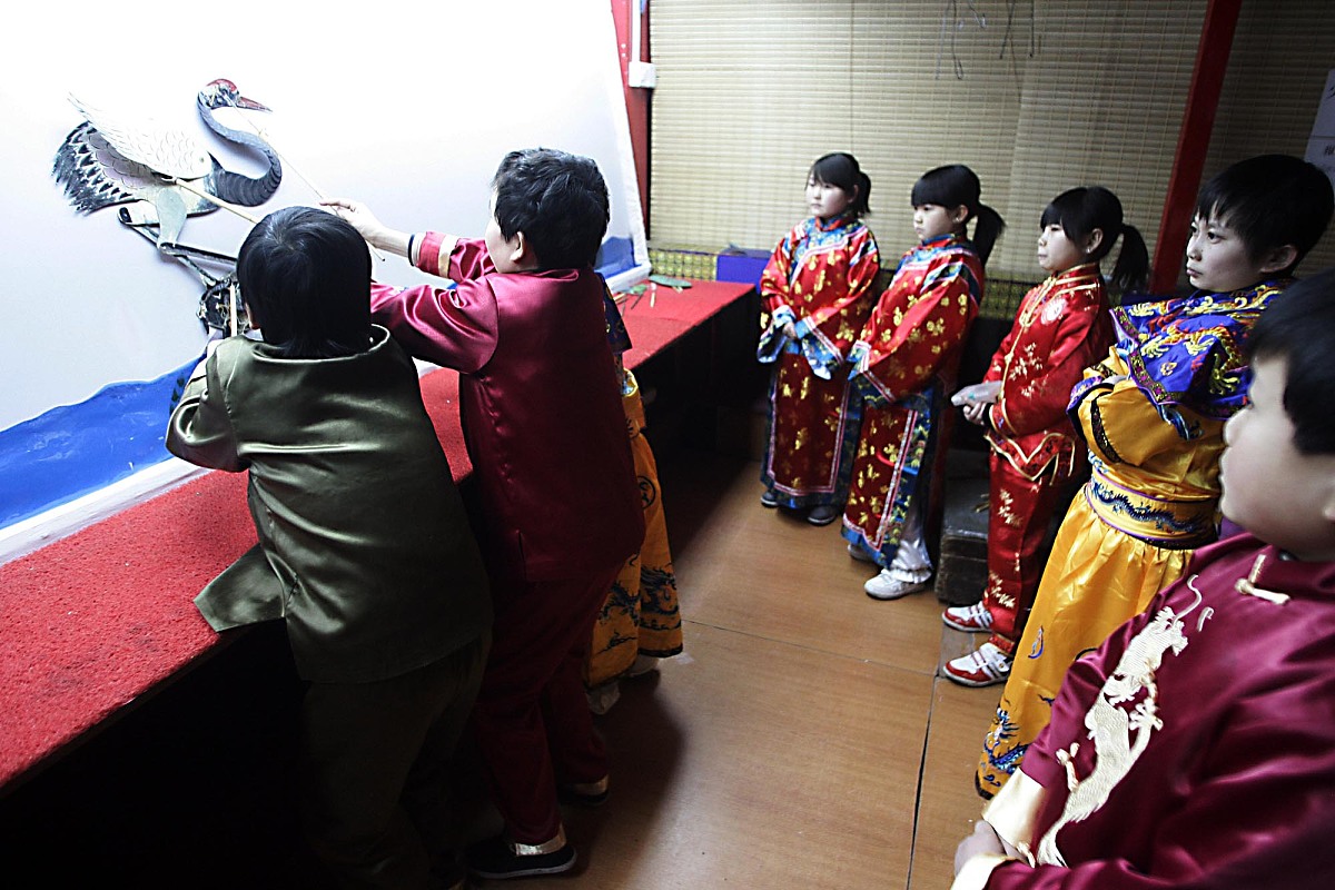 请您结合工作实际谈谈对公司第二次团员代表大会工作报告总体认识以及对公司团青工作有何具体意见和建议。