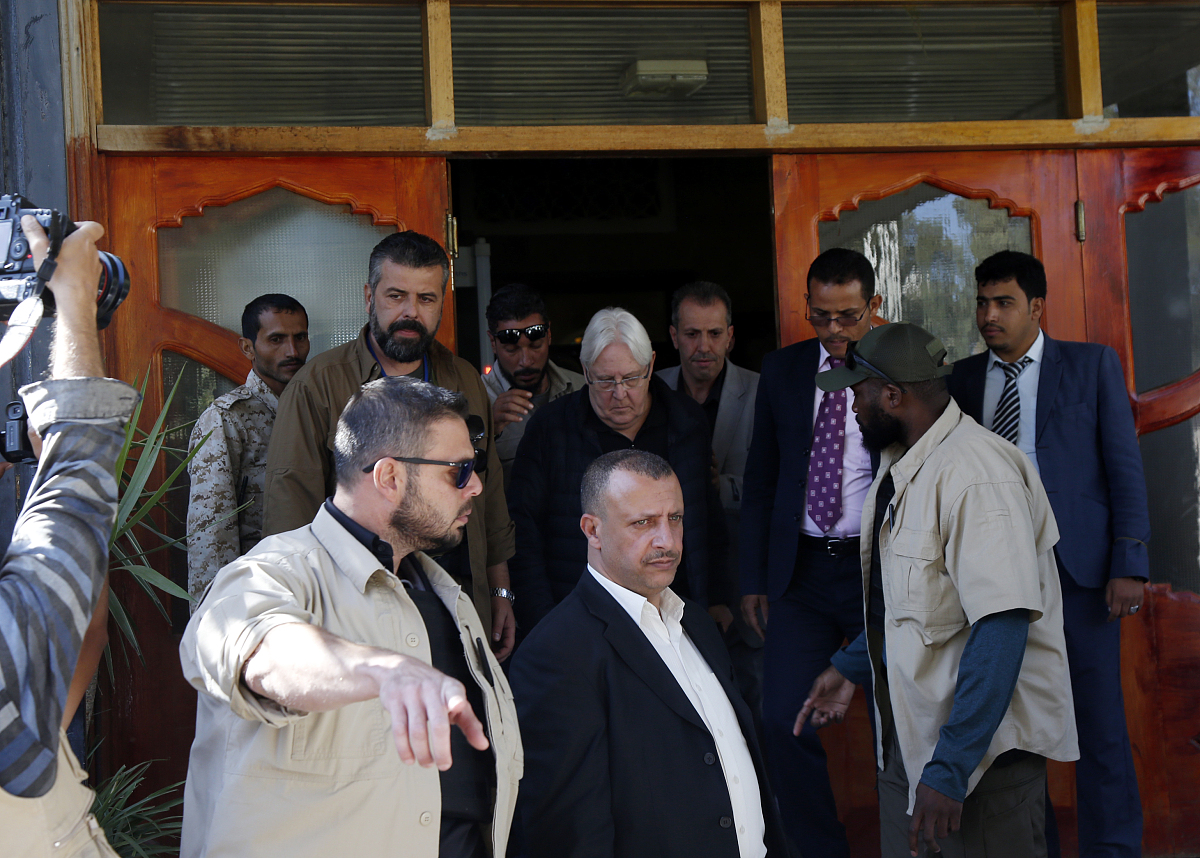 berikut ini yang menjadi latar belakang dekrit presiden oleh presiden Soekarno adalahA Banyaknya gerakan sparatis yang menyebabkan ketidak stabilan negaraB Tersendatnya pasokan pembangunan ekonomi kar