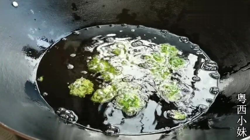 韭菜丸子的家常做法,外焦里嫩,简单又实用,比肉丸子还好吃