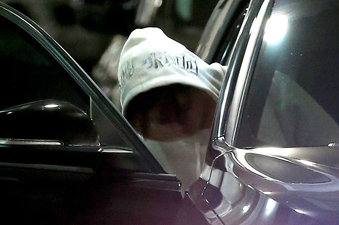 she become a doctor这句话中become为什么使用第三人称单数形式