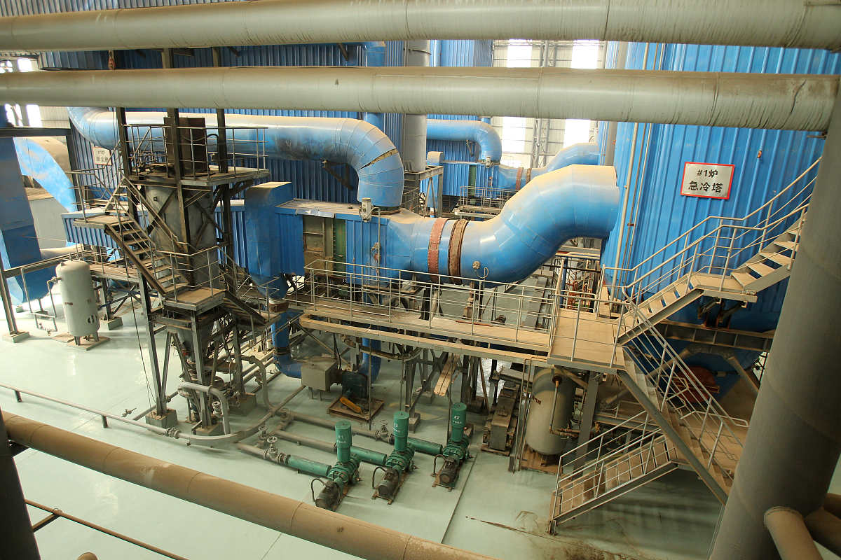 锅炉汽轮机发电机及其主要设备和系统的工作原理和系统布置特点