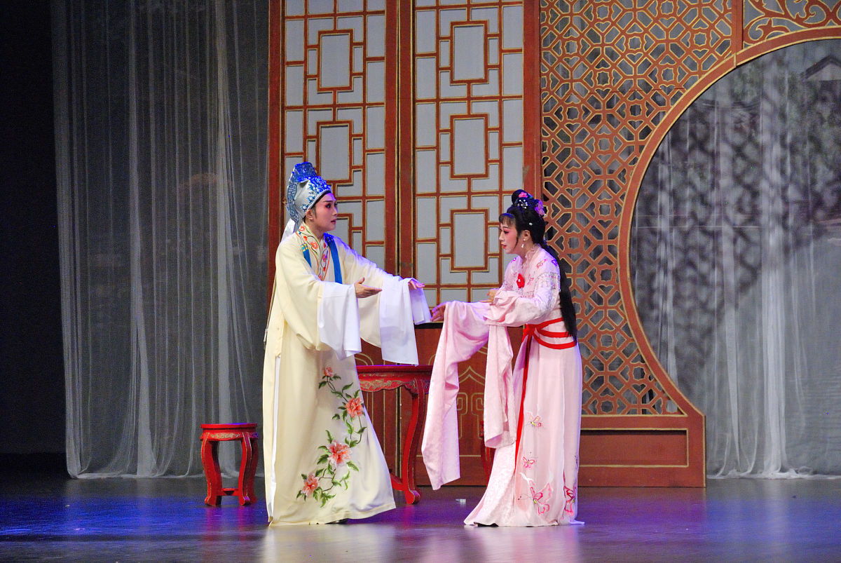 2015年10月18日,北京,《梁祝》越剧上演.梁祝越剧,详细讲述了梁山伯与