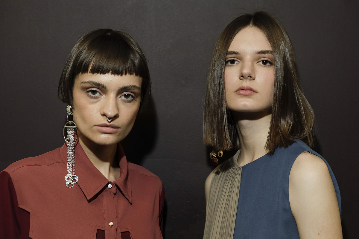 阐述：N银行南京分行后台业务集中运营管理的业务上收流程欠梳理100字