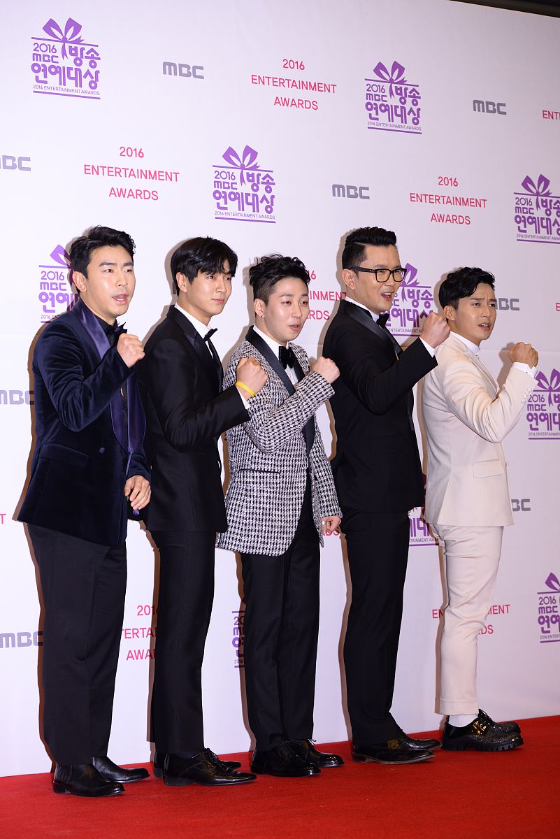 吴泽林、李雪琴、檀健次、何炅、王鹤棣、丁程鑫、杨迪中谁不适合演唱《你好星期六》的主题曲？