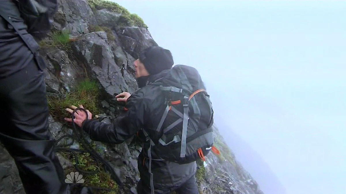 可以详细描述下第一章少年出门的剧情吗