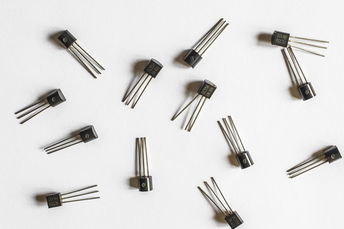 详细介绍热释电红外传感器的原理