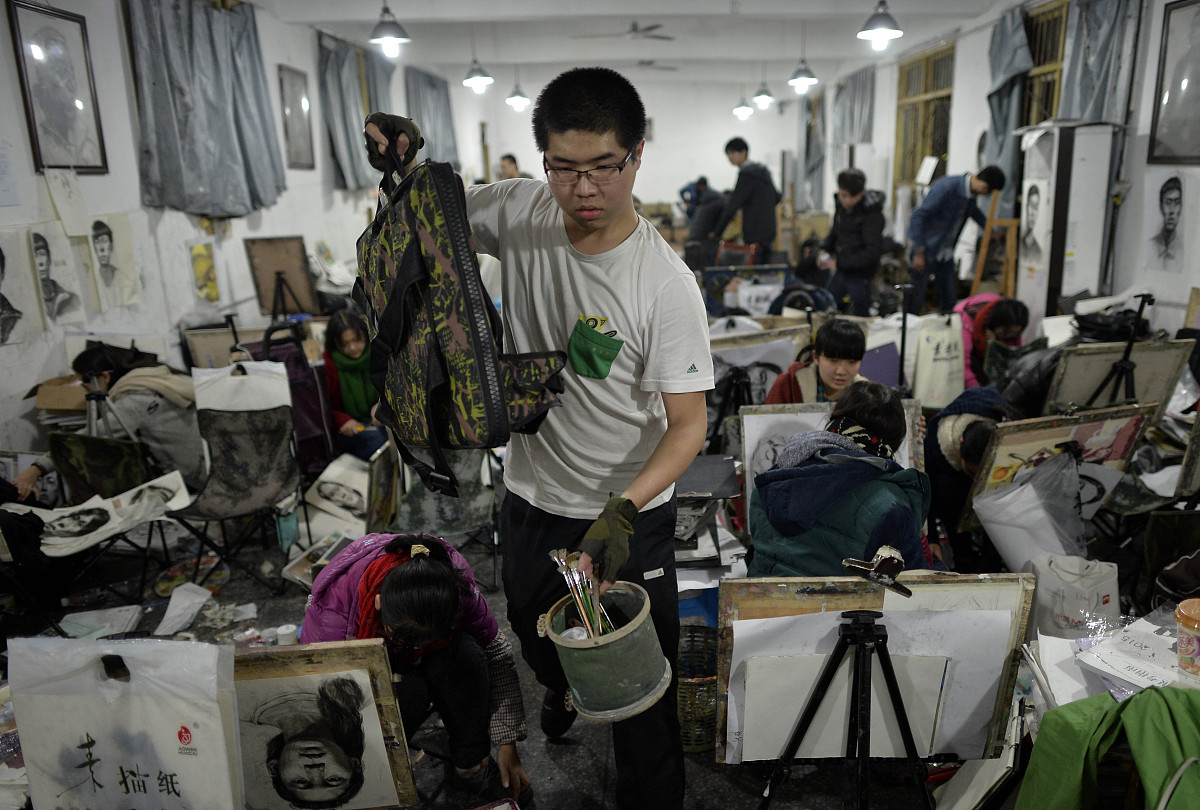 重庆机械电子高级技工学校美术高考班（动漫方向）就业前景分析