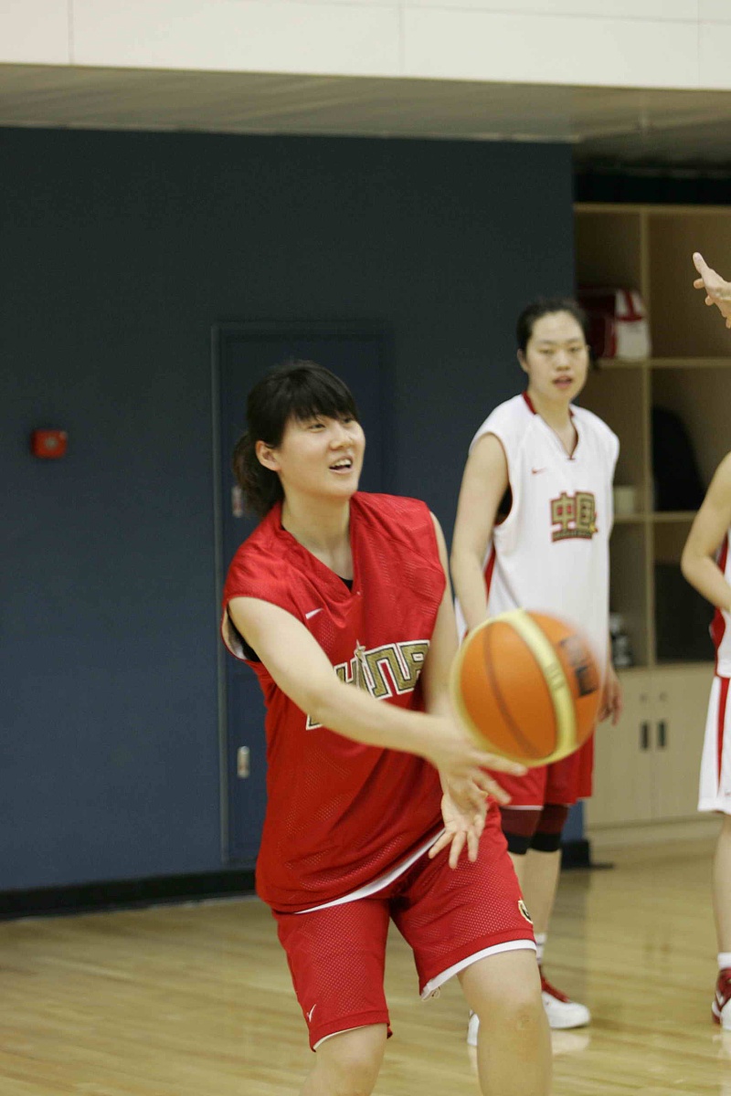 关于中国女篮球员陈梦的事迹