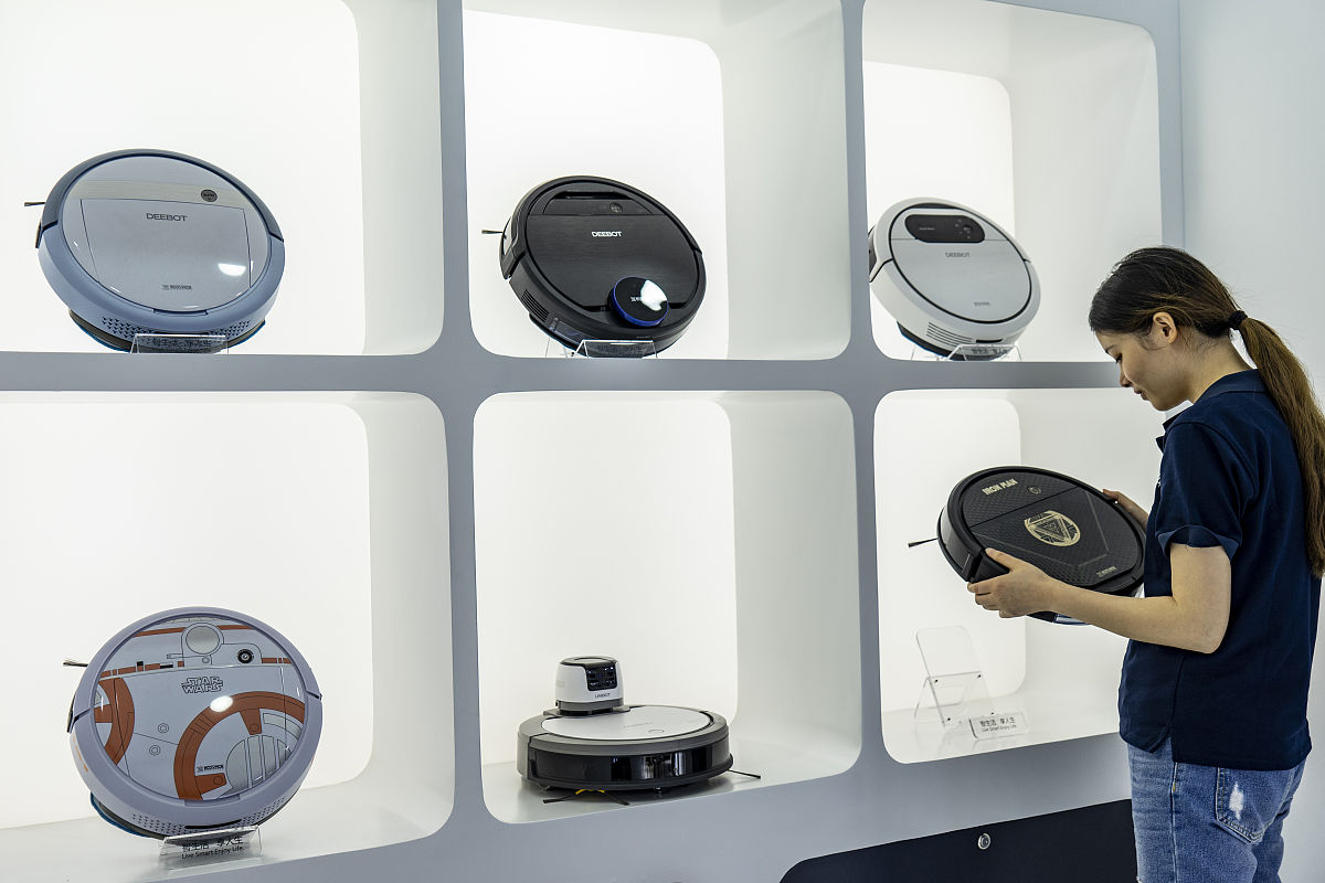 扫地机器人改良设计课题研究意义：提升效率、效果和智能化