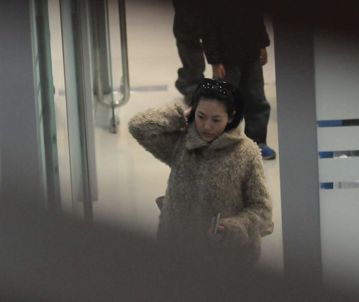 《遗忘的颜色》里火车白色的车厢上写着什么回答+拓展