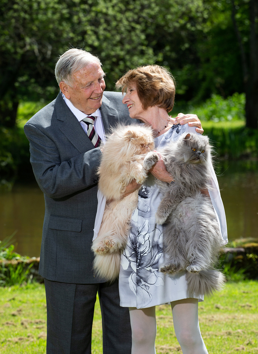 报道了英国一个82岁男子trevor howes和72岁女子m<strong>a</strong>rlene复婚的故事