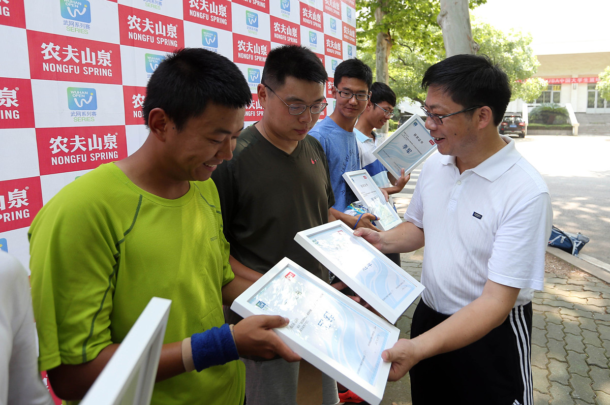 新时代大学生助力实现共同富裕：责任与使命 - 研究性学习主题