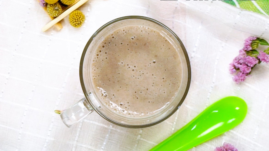 香甜浓稠的香蕉奶昔,做法简单营养又健康,赶紧做起来喝