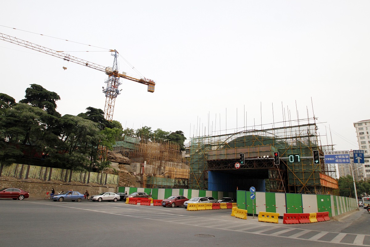 市政基础设施BT项目：资金、效率、风险与发展