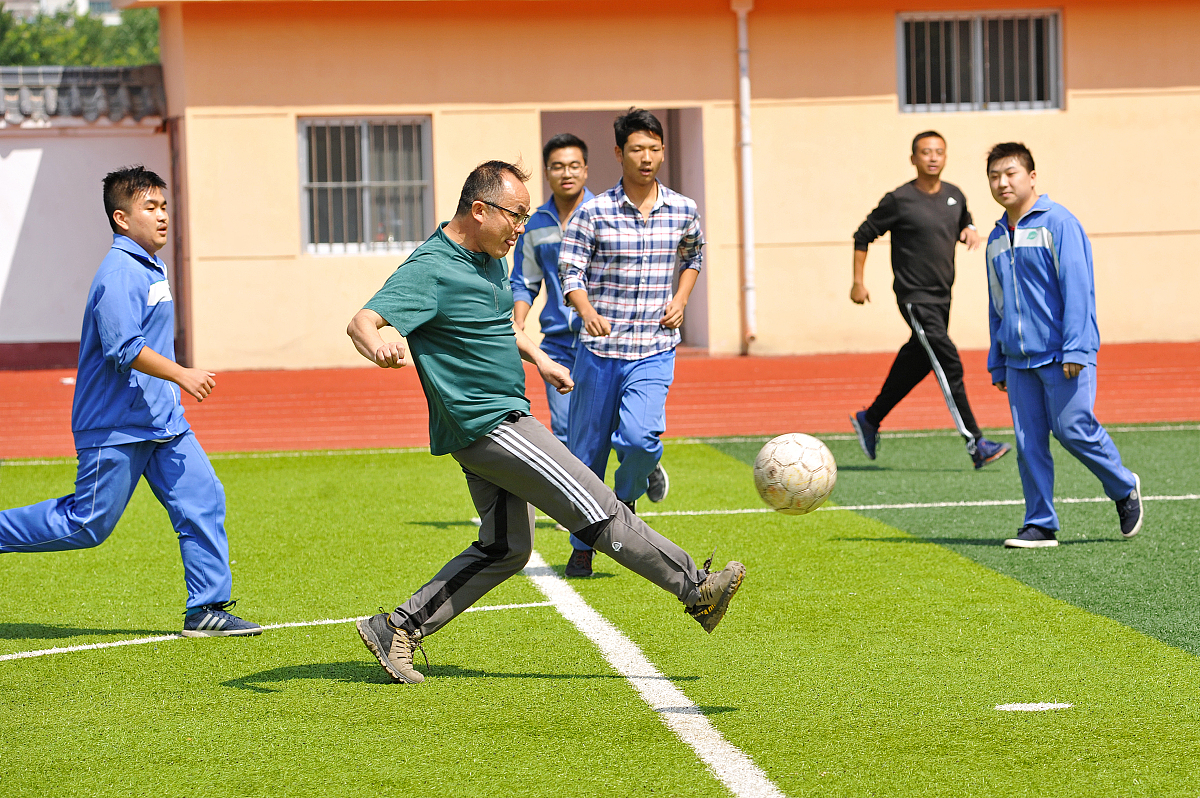 陕西中专学校学历价值解析：就业优势与实践能力提升