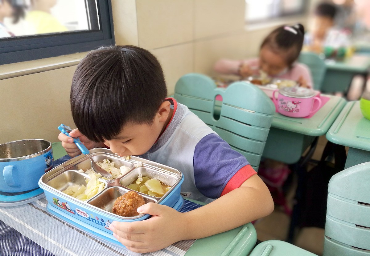 小班幼儿进餐习惯培养的实践研究 - 劳动体验活动方案