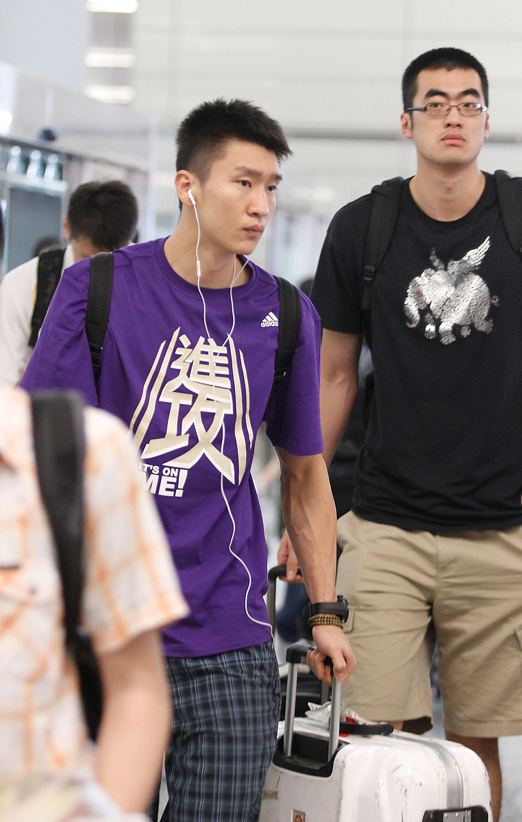 曹磊沉迷石凯房间的汗味：独特的友谊象征