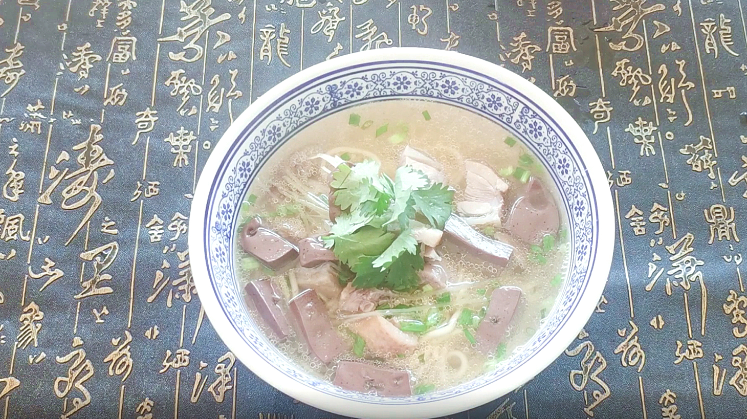 鸭肉不炒不红烧,这样做味道鲜美香甜,鸭汤做鸭仔面更是妙不可言